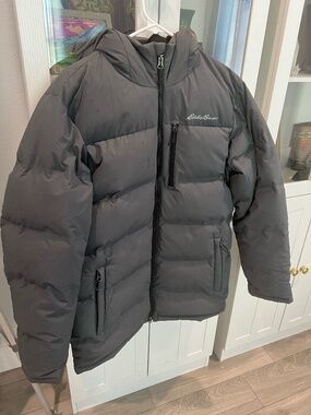 Eddie Bauer Glacier Peak Seamless Stretch Men’s Down Hooded Jacket, Size Medium